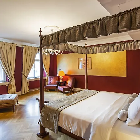 The Mozart מלון 5*